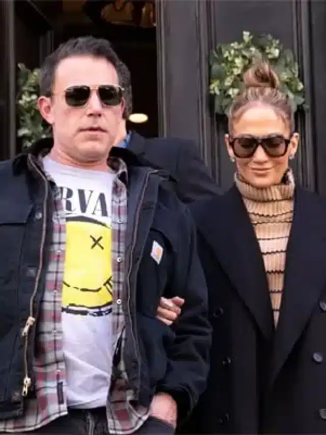 Ben Affleck Seen Without Wedding Ring Amid Divorce Rumor