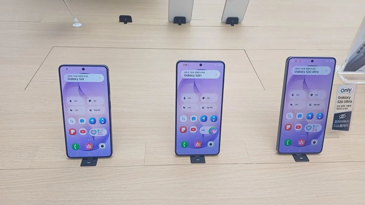 Galaxy S26, Galaxy S26+ and Galaxy S26 Ultra on display stands in a Samsung store in South Korea